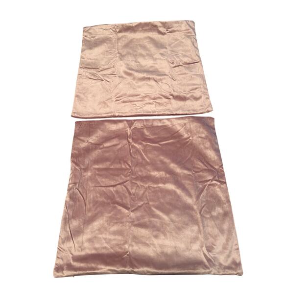 NWOT Set of 2 Mauve Color 18" Velvety Throw Pillow Covers 100% Polyester - Picture 1 of 2
